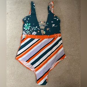Maaji Swimsuit size Small never used